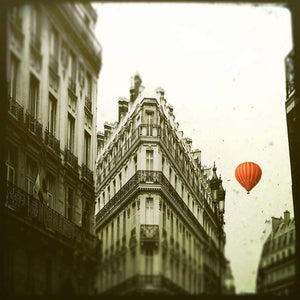 The Red Balloon | Paris, France-Tracey Capone Photography
